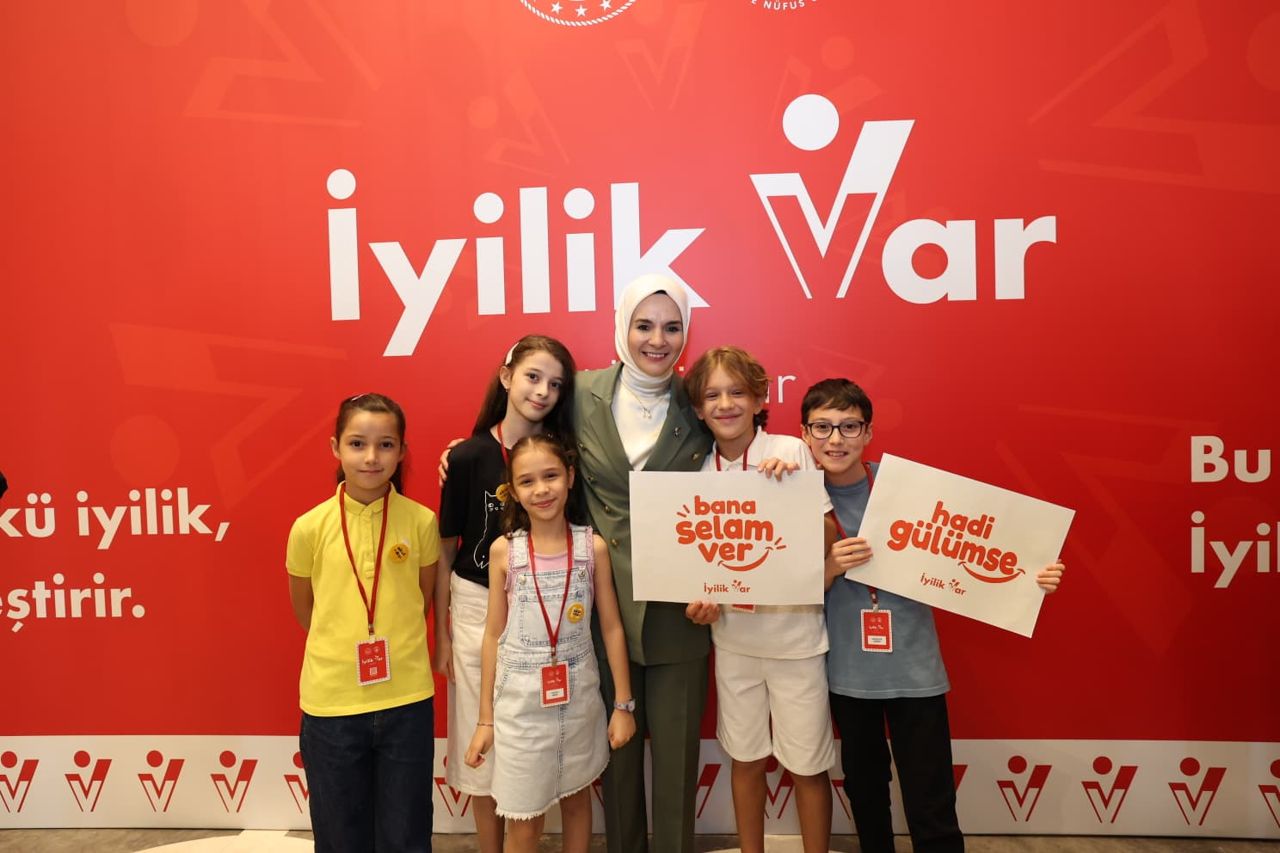 "İyilik Var" gönüllülük platformuna bir ayda 20 bin kişi katıldı