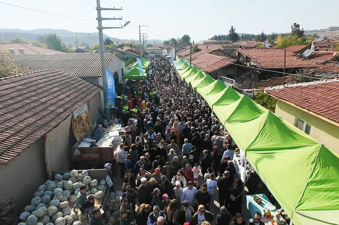4. Kızılinler Bal Kabağı Panayırı'na binlerce Eskişehirli katıldı