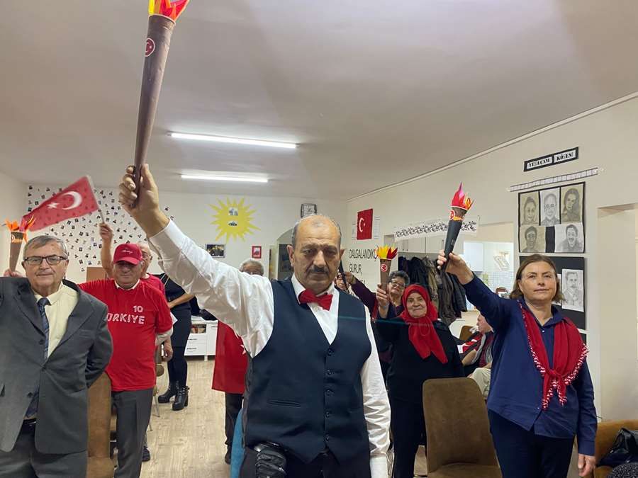 Odunpazarı'nın yaşlı merkezlerinde Cumhuriyet coşkusu: piyes ve balo