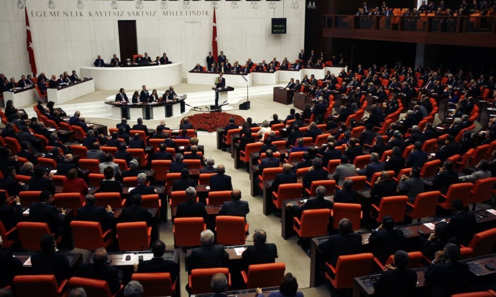 Kılıçdaroğlu: Yeni Parti'ye aktarıldığı öne sürülen 5,1 milyon lira için ihtar çekildi