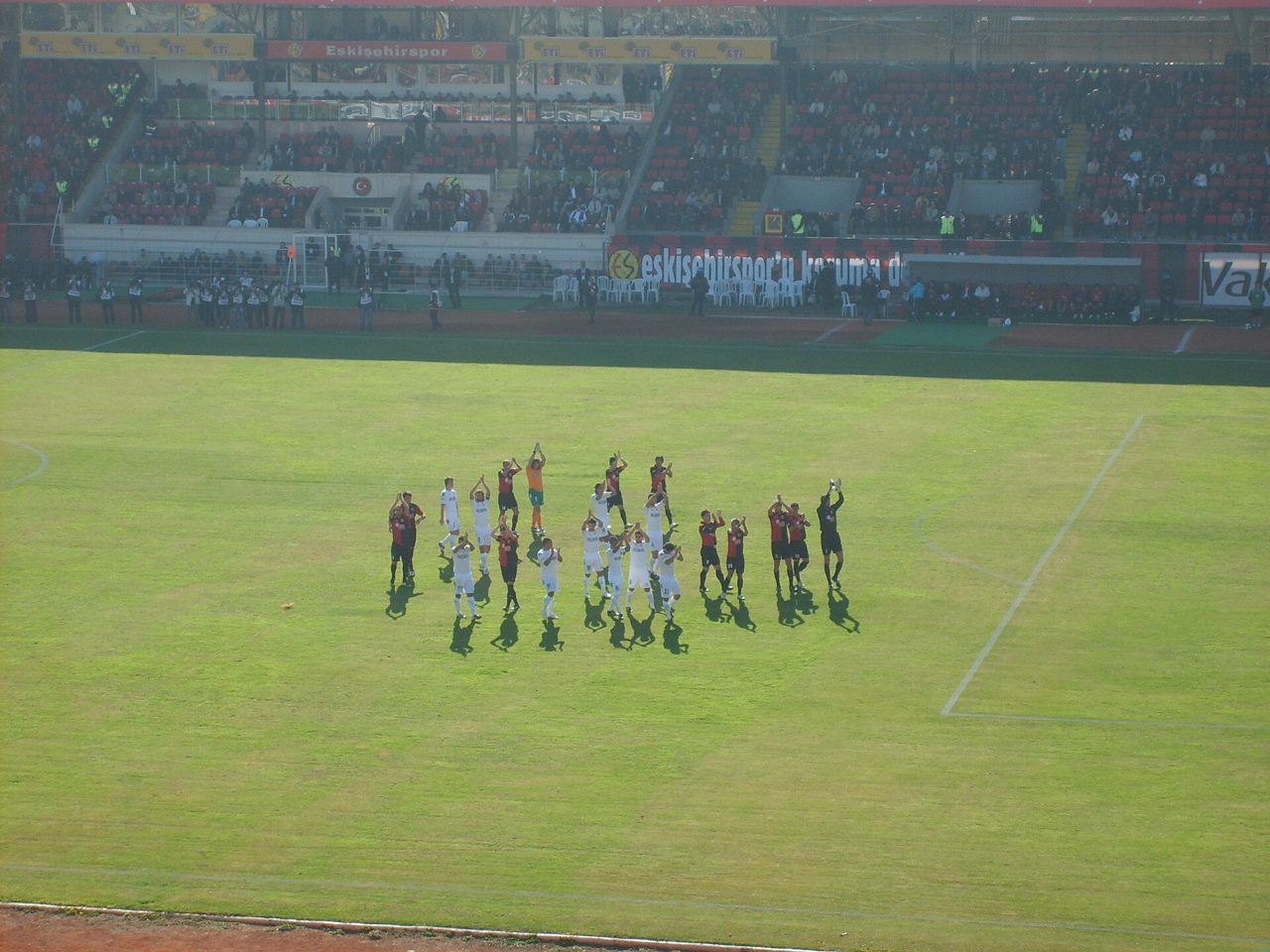 Eskişehirspor, Bursa Yıldırımspor karşısında ilk yarıyı 0-1 geride kapattı