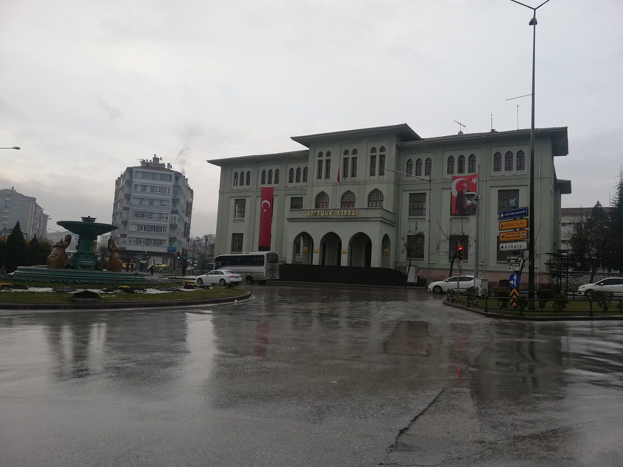 Eskişehir Atatürk Lisesi 116 yıllık geçmişiyle eğitim vermeye devam ediyor