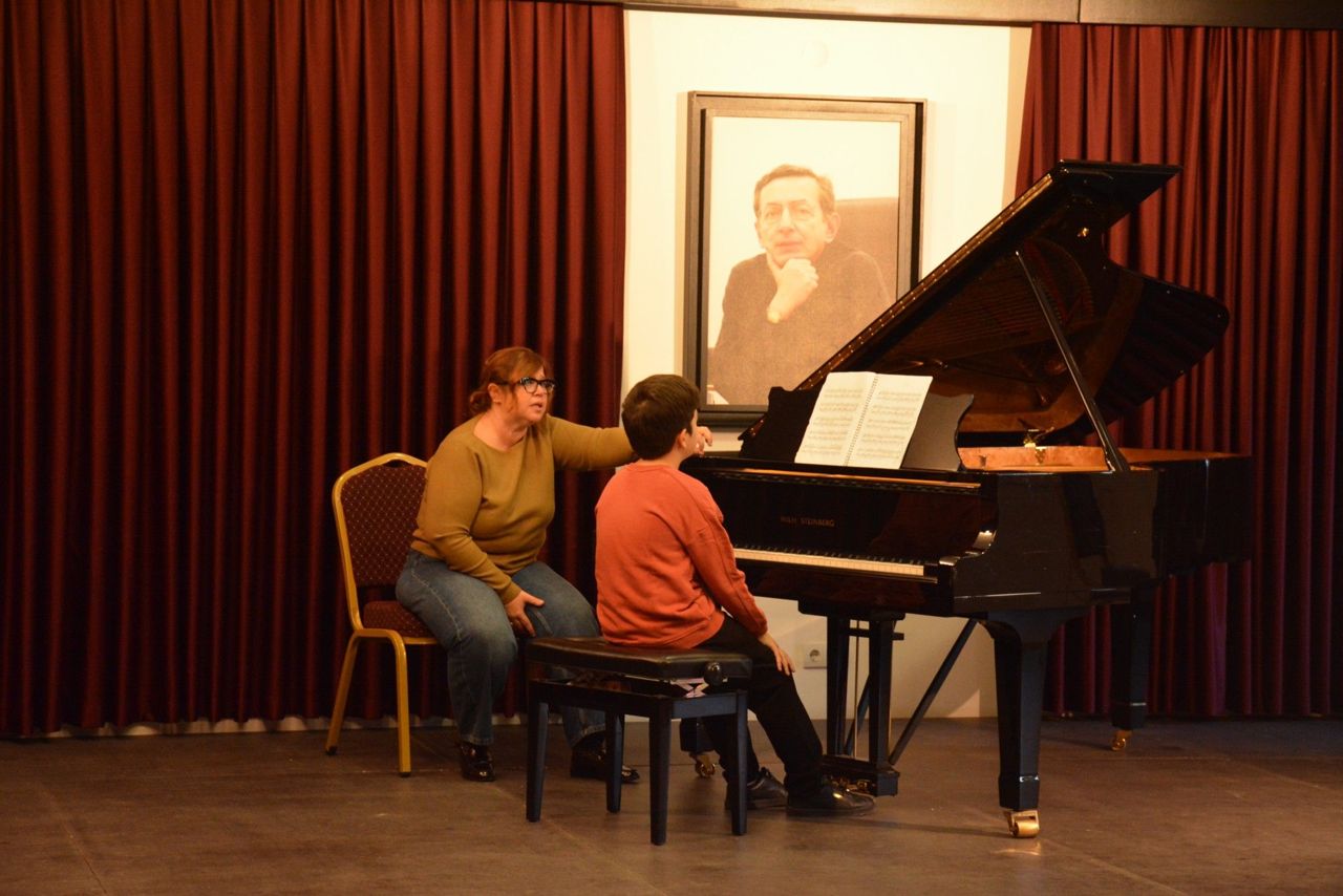 Piyano Günleri'nde İris Şentürker masterclass verdi