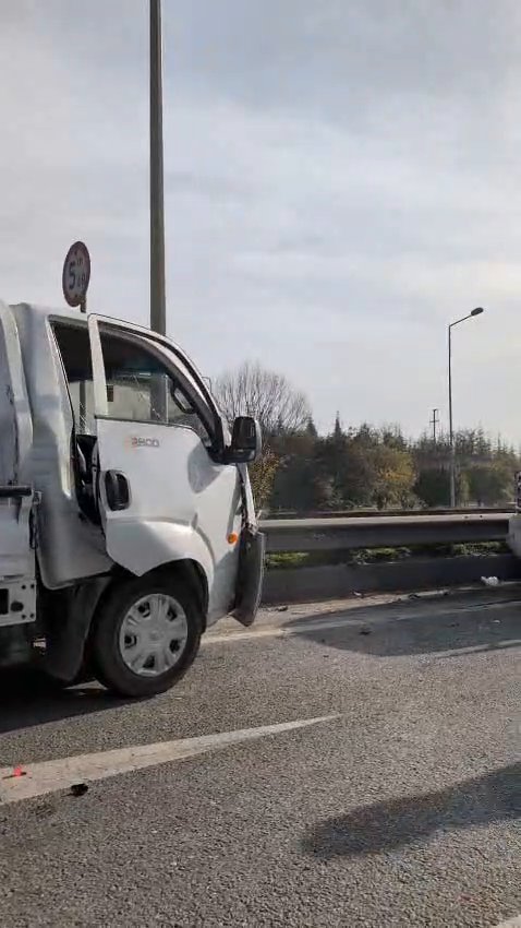 Eskişehir çevre yolunda otogar karşısında kaza: Olay yerinde itfaiye ve ambulans var